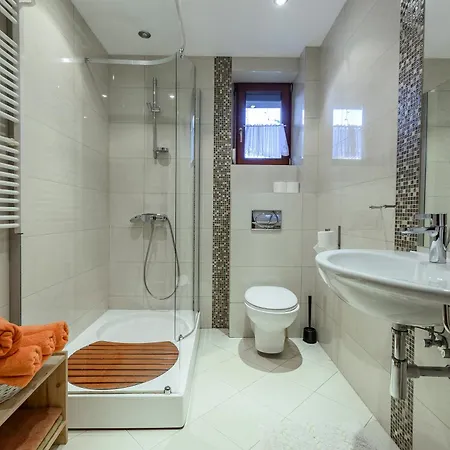 شقة W Dolinie Slonca Z Ogrodkiem & *