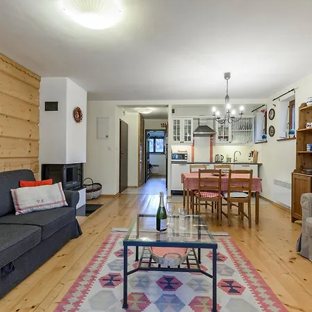 W Dolinie Slonca Z Ogrodkiem & شقة